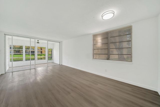 6001 NW 61st Avenue 112, Tamarac, FL 33319