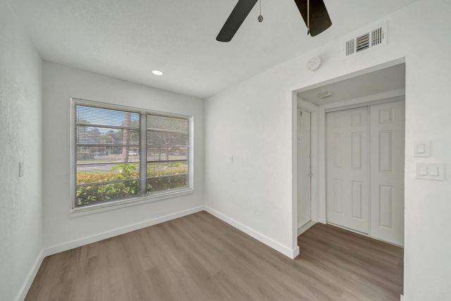 6001 NW 61st Avenue 112, Tamarac, FL 33319