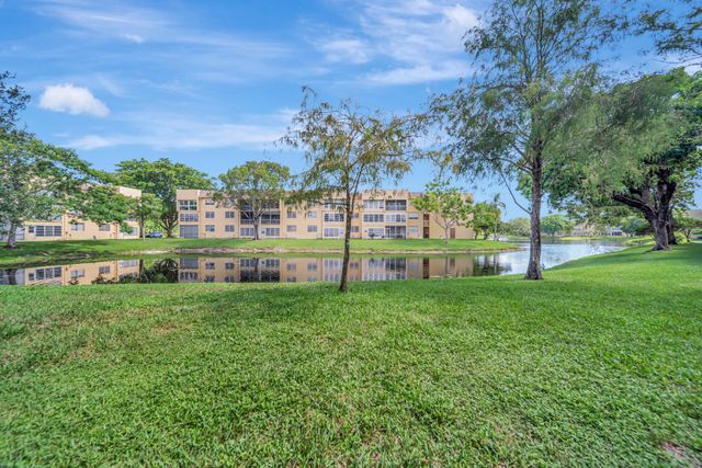 6001 NW 61st Avenue 112, Tamarac, FL 33319