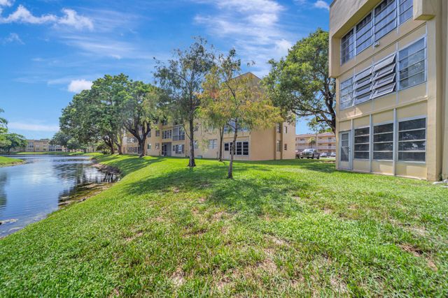 6001 NW 61st Avenue 112, Tamarac, FL 33319