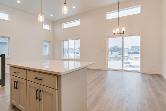 2516 38th Avenue S, Moorhead, MN 56560