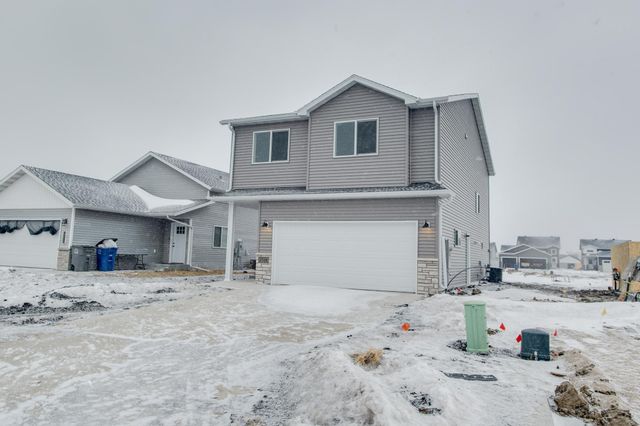 2516 38th Avenue S, Moorhead, MN 56560