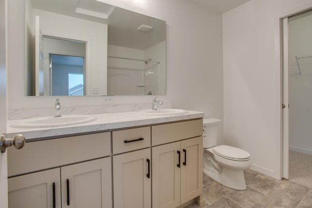 2516 38th Avenue S, Moorhead, MN 56560