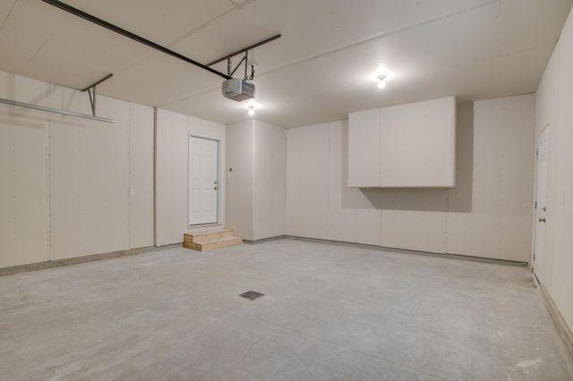 2516 38th Avenue S, Moorhead, MN 56560