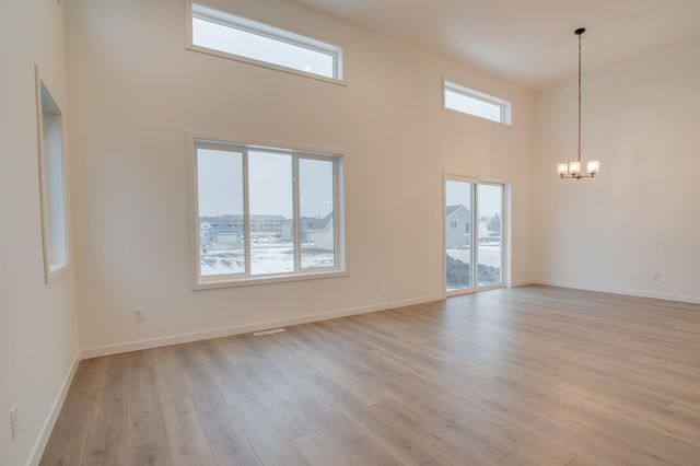 2516 38th Avenue S, Moorhead, MN 56560