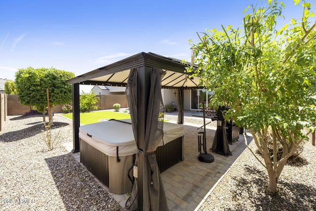 8296 W EBBETS Court, Florence, AZ 85132