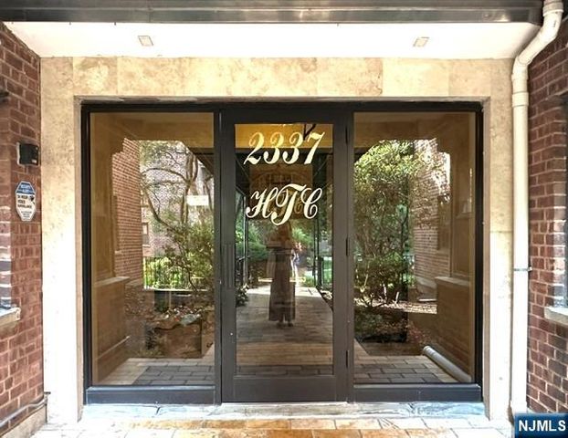 2337 Hudson Terrace A14, Fort Lee, NJ 07024