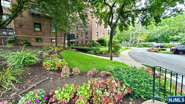 2337 Hudson Terrace A14, Fort Lee, NJ 07024