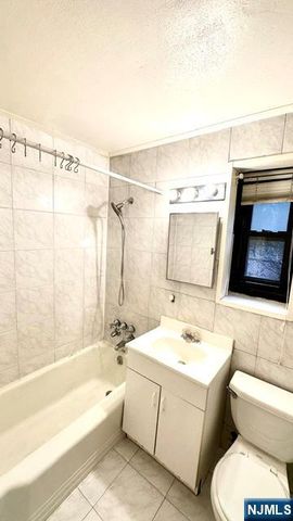 2337 Hudson Terrace A14, Fort Lee, NJ 07024