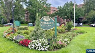 2337 Hudson Terrace A14, Fort Lee, NJ 07024