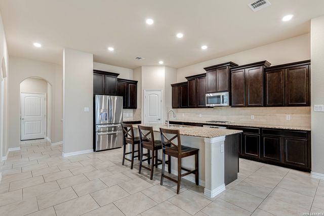 8815 Hideout Bnd, San Antonio, TX 78254