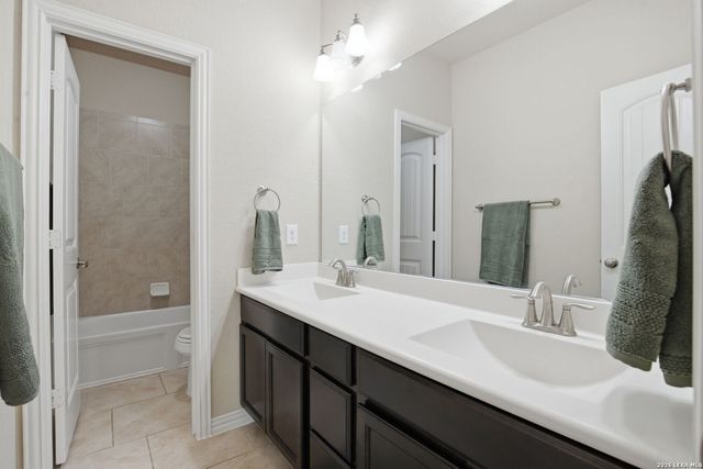 8815 Hideout Bnd, San Antonio, TX 78254