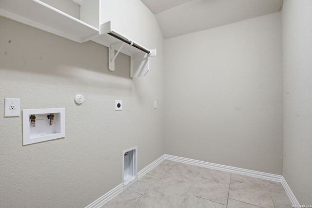 8815 Hideout Bnd, San Antonio, TX 78254