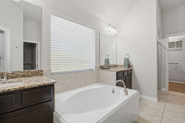8815 Hideout Bnd, San Antonio, TX 78254