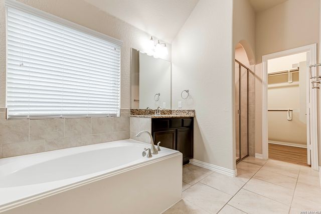 8815 Hideout Bnd, San Antonio, TX 78254