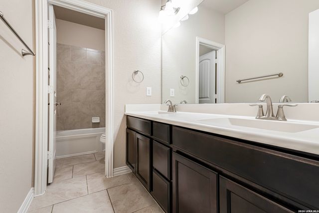 8815 Hideout Bnd, San Antonio, TX 78254