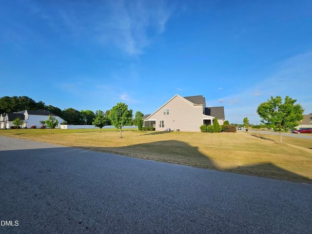138 Beverly Place, Four Oaks, NC 27524
