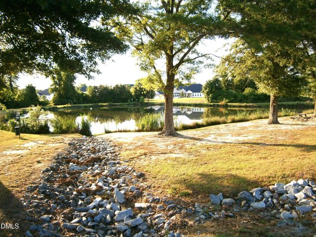 138 Beverly Place, Four Oaks, NC 27524