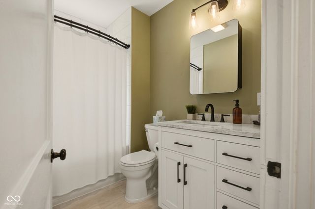 1620 Lafayette Avenue, Columbus, IN 47201