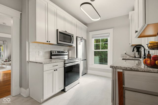 1620 Lafayette Avenue, Columbus, IN 47201