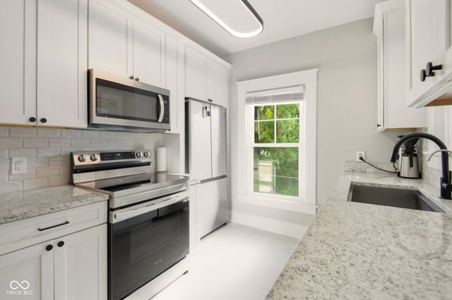 1620 Lafayette Avenue, Columbus, IN 47201