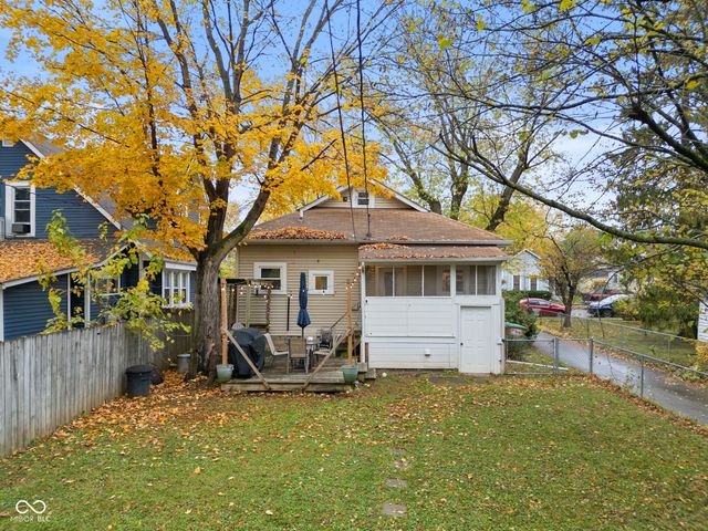 1620 Lafayette Avenue, Columbus, IN 47201