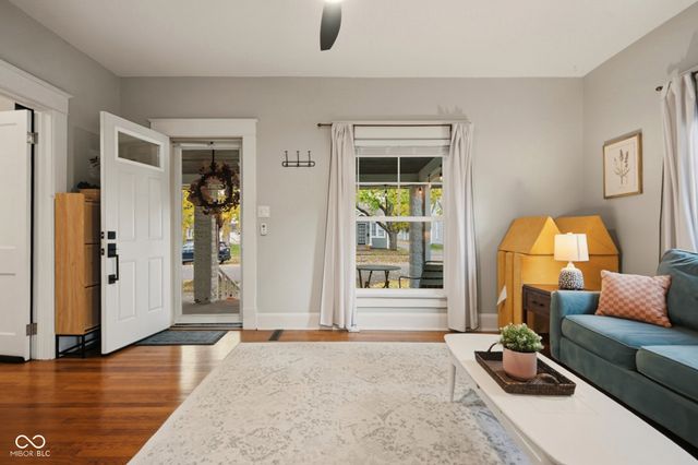 1620 Lafayette Avenue, Columbus, IN 47201