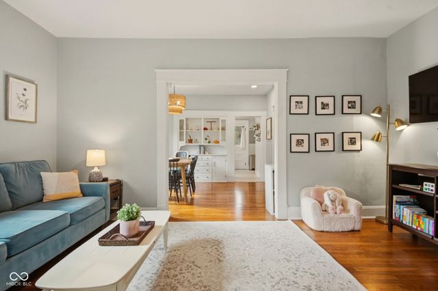 1620 Lafayette Avenue, Columbus, IN 47201