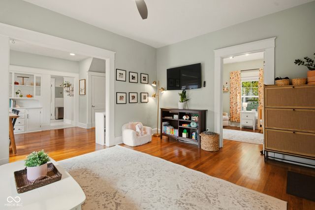 1620 Lafayette Avenue, Columbus, IN 47201