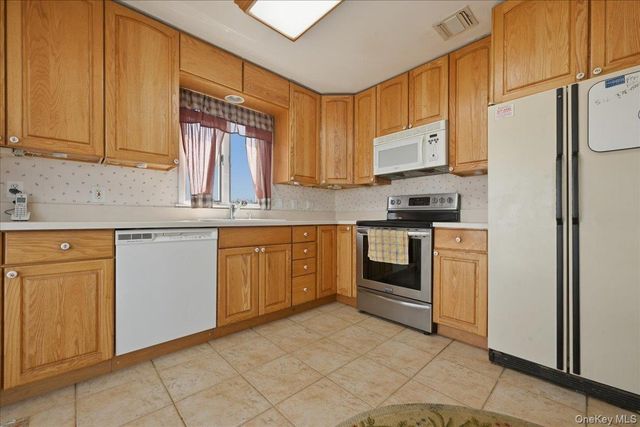 955 S Long Beach Avenue, Freeport, NY 11520