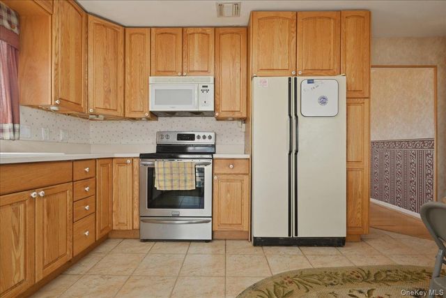 955 S Long Beach Avenue, Freeport, NY 11520