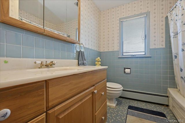 955 S Long Beach Avenue, Freeport, NY 11520