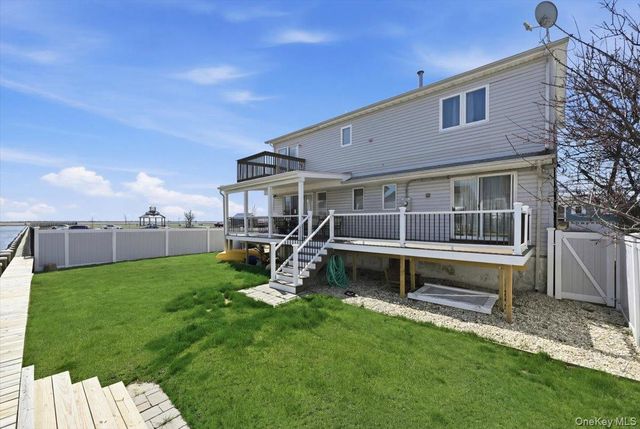 955 S Long Beach Avenue, Freeport, NY 11520