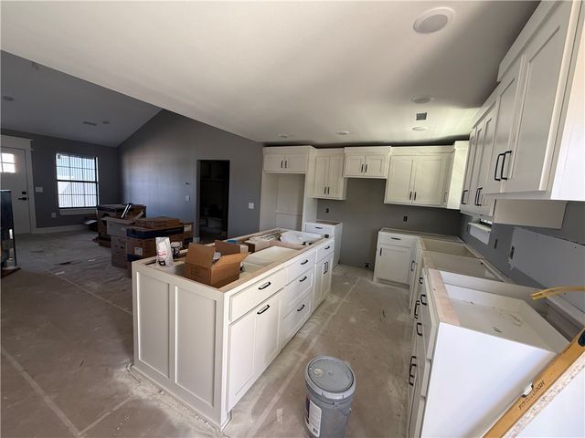 140 Mae, Huntsville, AR 72740