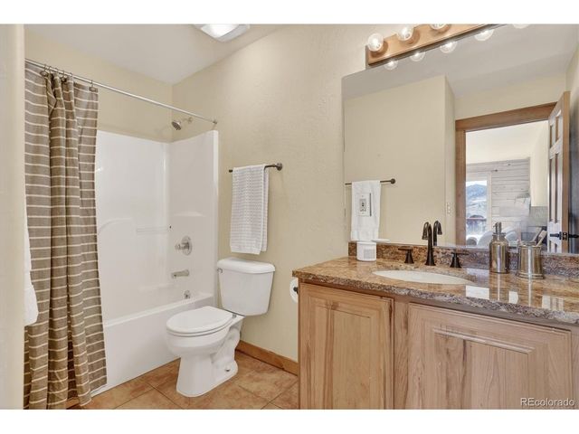 324 Black Hawk Cir, Silverthorne, CO 80498