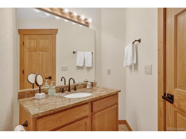 324 Black Hawk Cir, Silverthorne, CO 80498