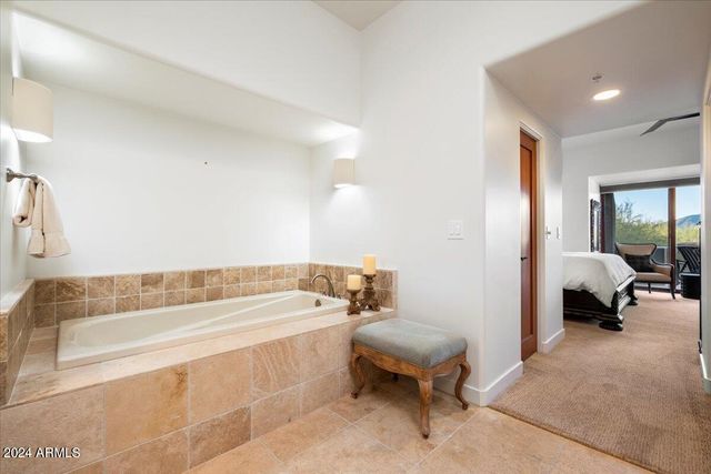 10015 E Graythorn Drive, Scottsdale, AZ 85262