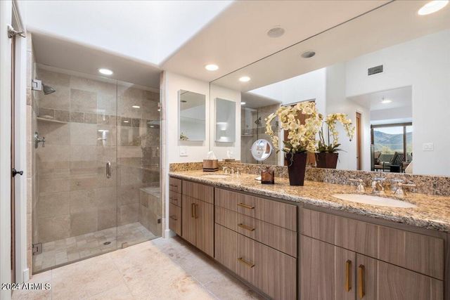 10015 E Graythorn Drive, Scottsdale, AZ 85262