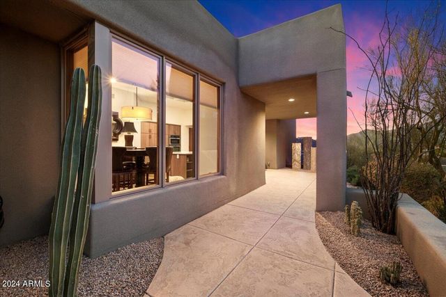 10015 E Graythorn Drive, Scottsdale, AZ 85262