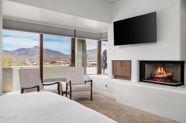 10015 E Graythorn Drive, Scottsdale, AZ 85262