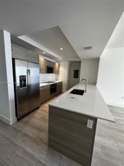 121 NE 34th St 2707, Miami, FL 33137