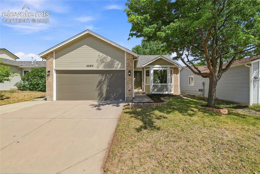 6685 Bear Tooth Drive, Colorado Springs, CO 80923 — exterior