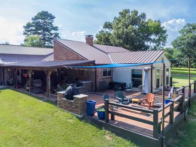 550 East Mountain Road, Longview, TX 75604