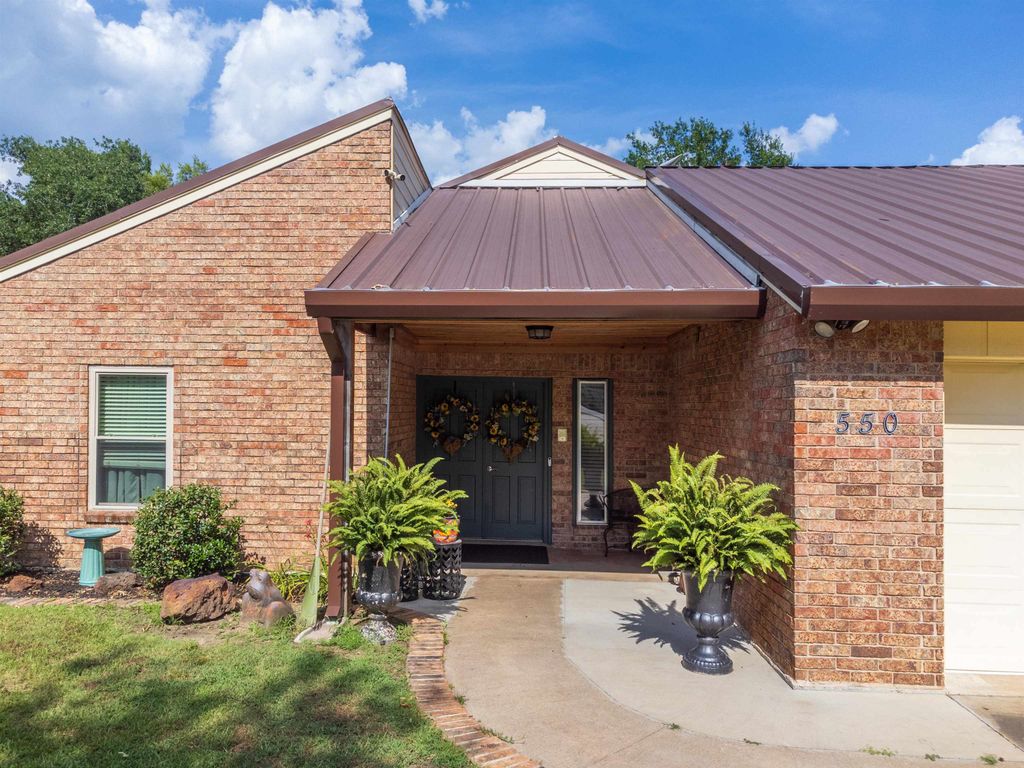 550 East Mountain Road, Longview, TX 75604