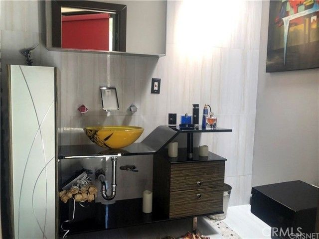 9987 Reevesbury, Beverly Hills, CA 90210