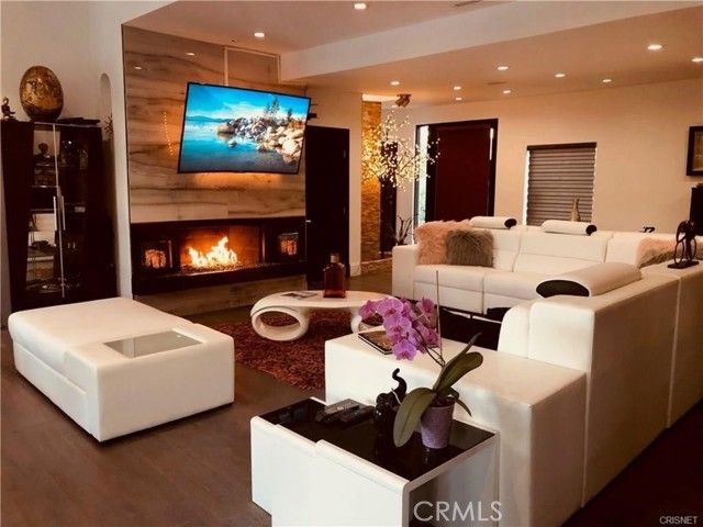 9987 Reevesbury, Beverly Hills, CA 90210