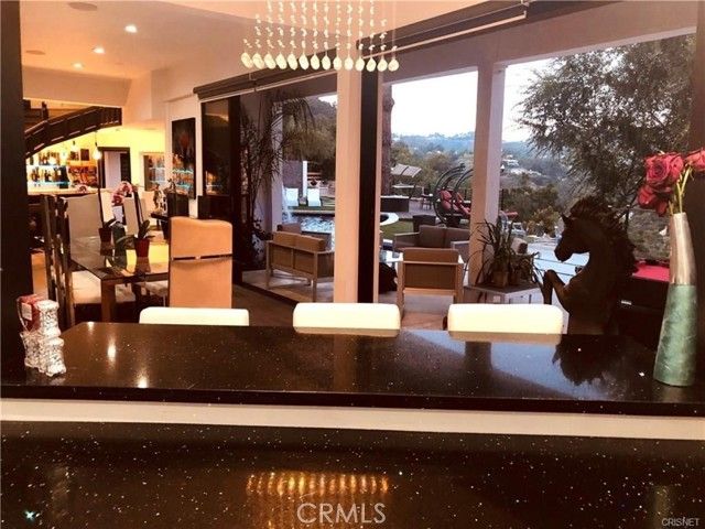 9987 Reevesbury, Beverly Hills, CA 90210