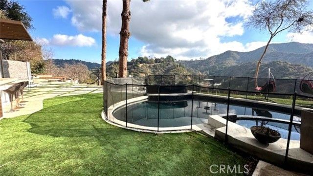 9987 Reevesbury, Beverly Hills, CA 90210