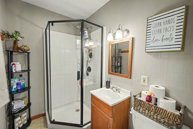 2242 Mayfair Dr, Salina, KS 67401