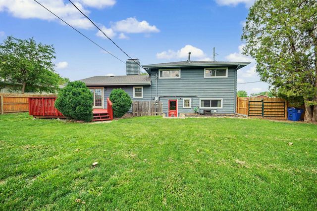 2242 Mayfair Dr, Salina, KS 67401